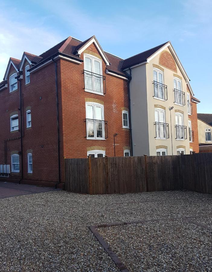 Ybc Court, Aldershot Διαμέρισμα Εξωτερικό φωτογραφία